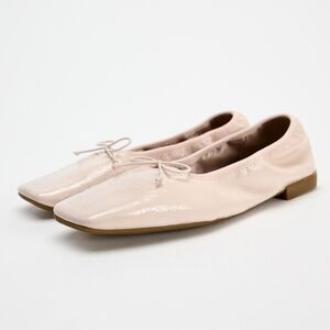 Elegant Women's Ballet Flats in Cream FAUX PATENT LEATHER BOW BALLET FLATS